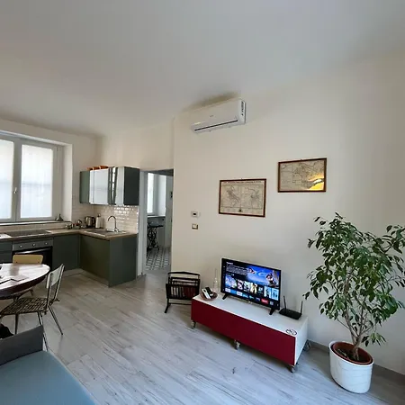 Il Cortiletto Sotto La Mole